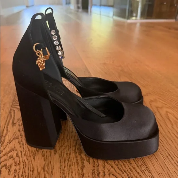 Versace Black and Gold Women's Heels - Picture 5 of 5